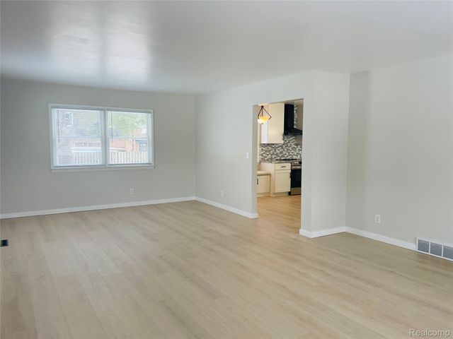 5273 Fairway Drive, Monitor Charter Township, MI 48706