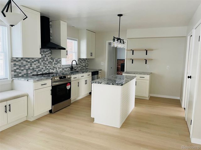 5273 Fairway Drive, Monitor Charter Township, MI 48706