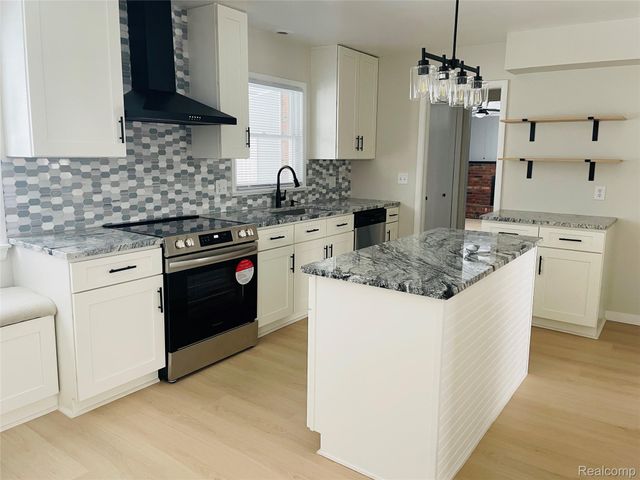 5273 Fairway Drive, Monitor Charter Township, MI 48706