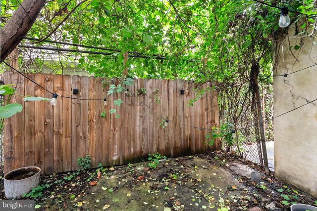 2440 N 16TH ST, Philadelphia, PA 19132