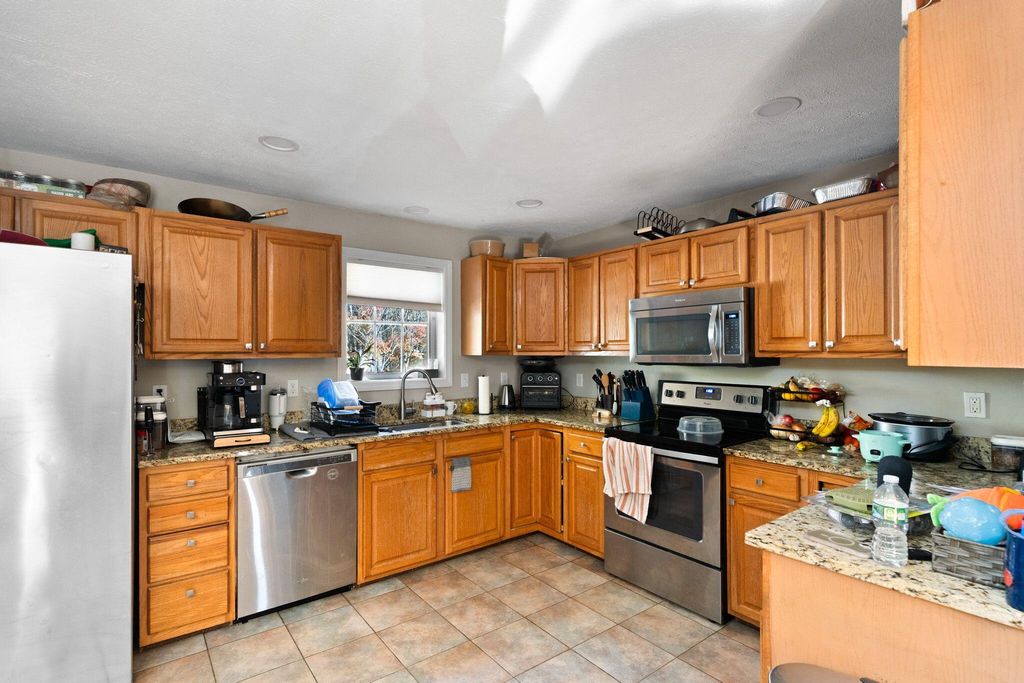 7 Stephens Avenue, Gray, ME 04039 — photo 4