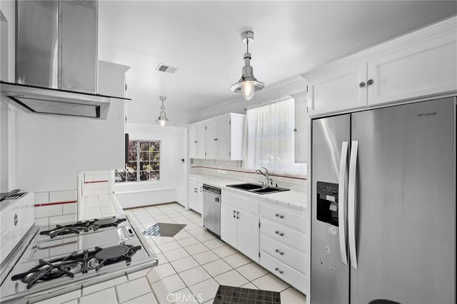5806 Noble, Sherman Oaks, CA 91411