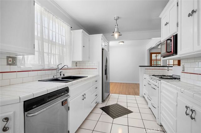 5806 Noble, Sherman Oaks, CA 91411