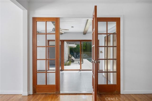 5806 Noble, Sherman Oaks, CA 91411