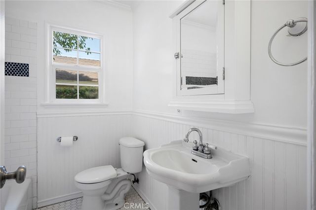5806 Noble, Sherman Oaks, CA 91411