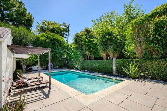 5806 Noble, Sherman Oaks, CA 91411