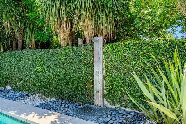 5806 Noble, Sherman Oaks, CA 91411
