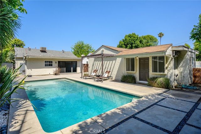 5806 Noble, Sherman Oaks, CA 91411