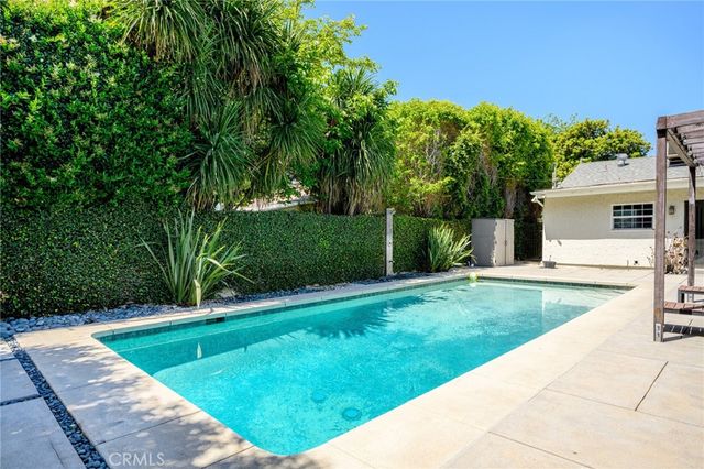 5806 Noble, Sherman Oaks, CA 91411