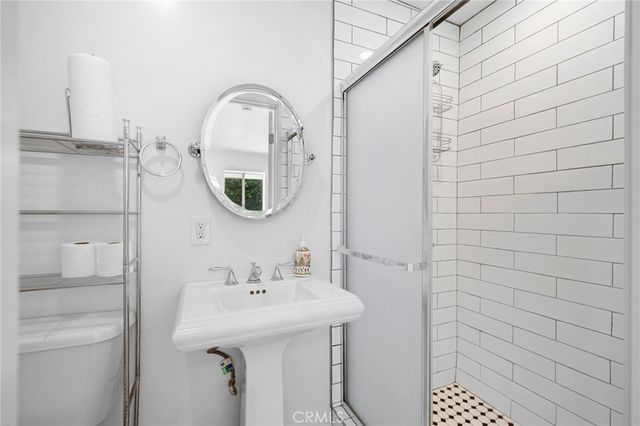 5806 Noble, Sherman Oaks, CA 91411