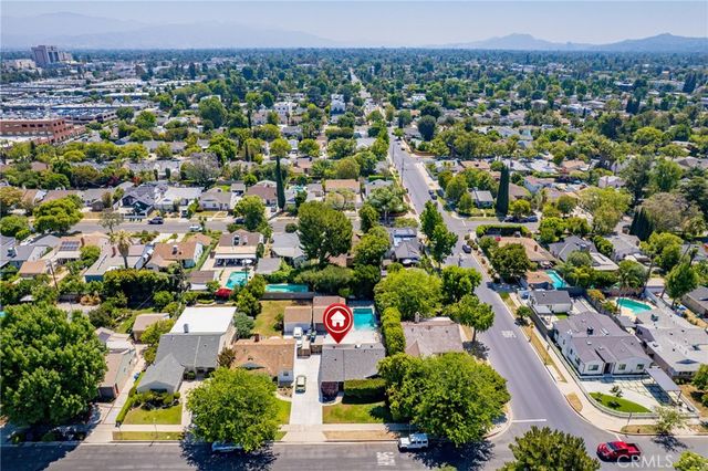 5806 Noble, Sherman Oaks, CA 91411