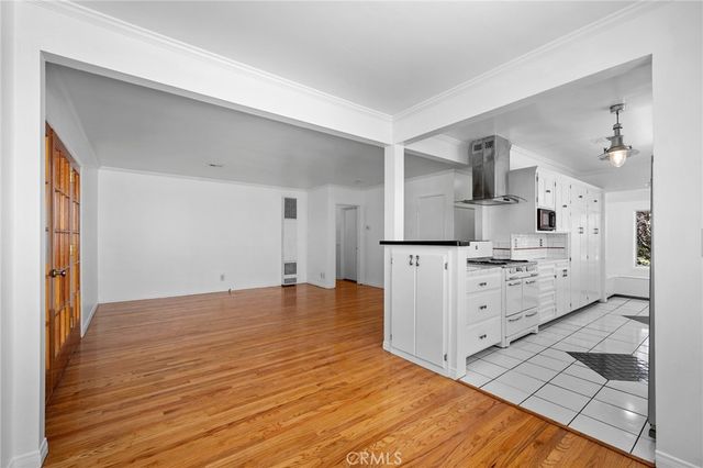 5806 Noble, Sherman Oaks, CA 91411