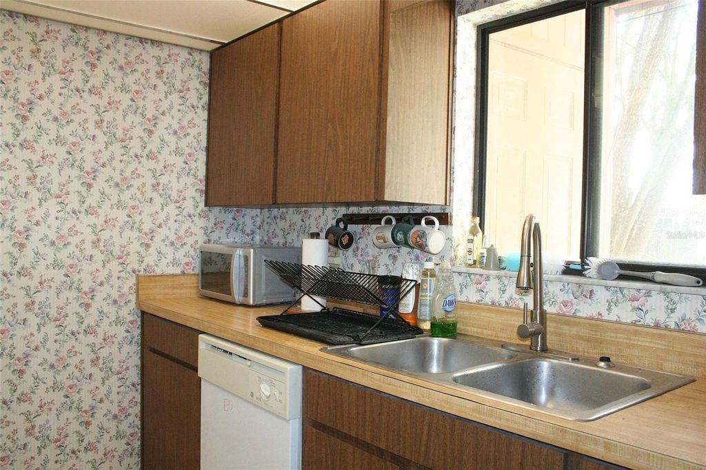 Image 12 of property listing at 2400 DOMINICA RUN, Winter Park, FL 32792