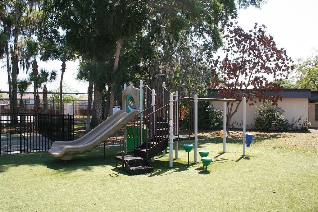 Image 25 of property listing at 2400 DOMINICA RUN, Winter Park, FL 32792