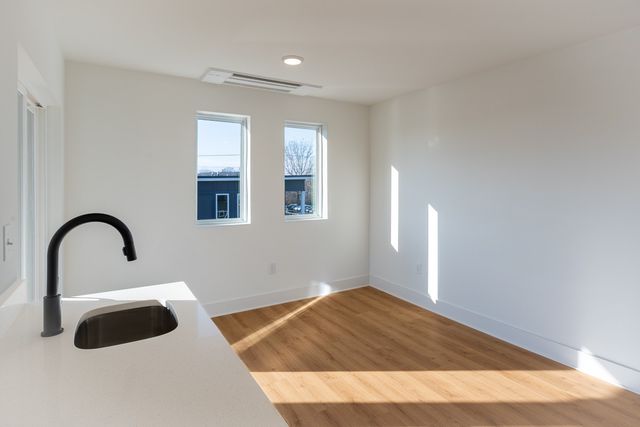 102 Duke St Apt 8, Nashville, TN 37207