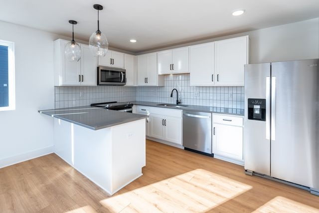 102 Duke St Apt 8, Nashville, TN 37207