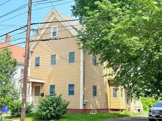 563- Lynn St-, Malden, MA 02148
