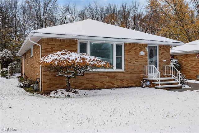 23402 Vera Street, Warrensville Heights, OH 44128