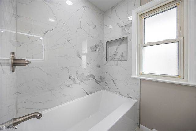 23402 Vera Street, Warrensville Heights, OH 44128