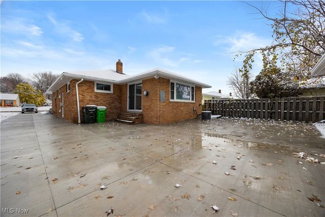 23402 Vera Street, Warrensville Heights, OH 44128