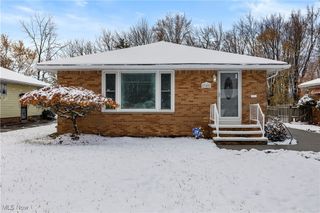 23402 Vera Street, Warrensville Heights, OH 44128