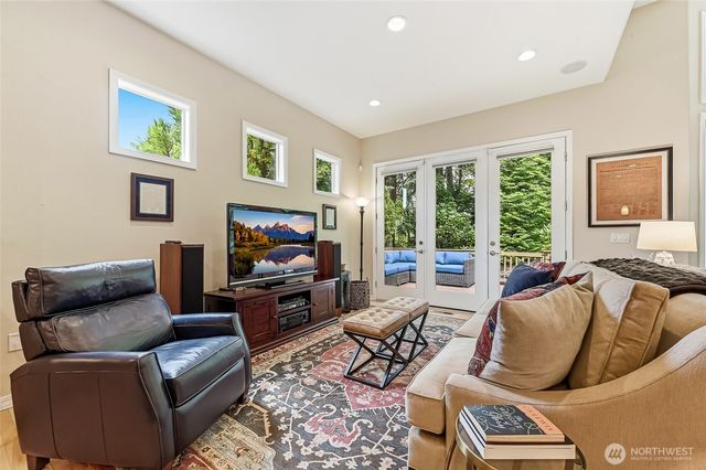 23158 NE Devon Way, Redmond, WA 98053