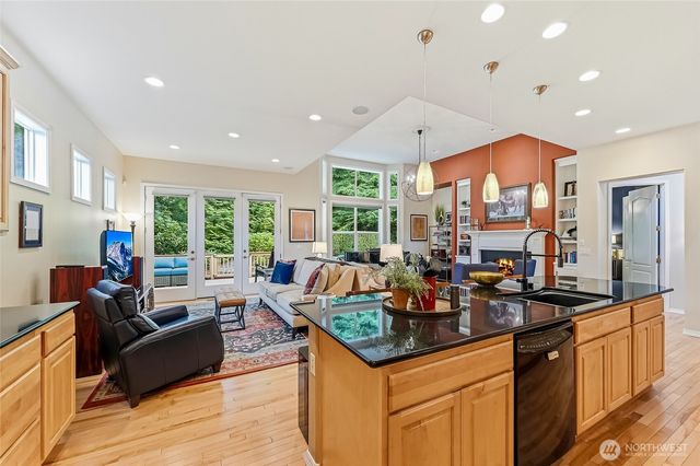 23158 NE Devon Way, Redmond, WA 98053