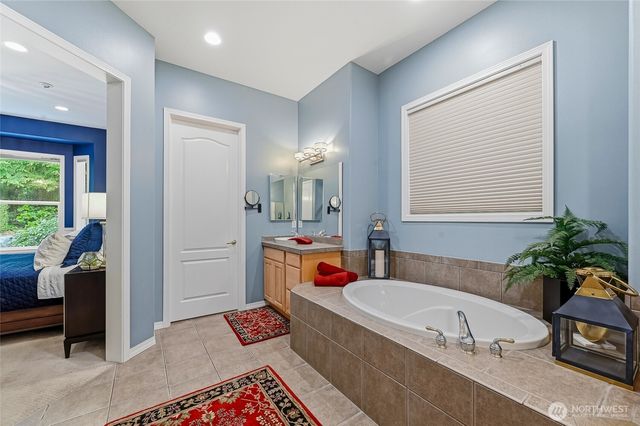 23158 NE Devon Way, Redmond, WA 98053