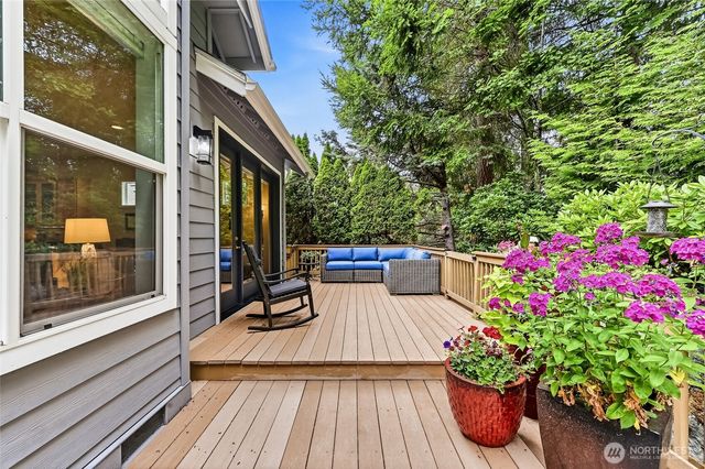 23158 NE Devon Way, Redmond, WA 98053