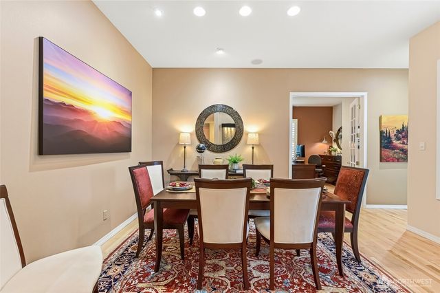 23158 NE Devon Way, Redmond, WA 98053