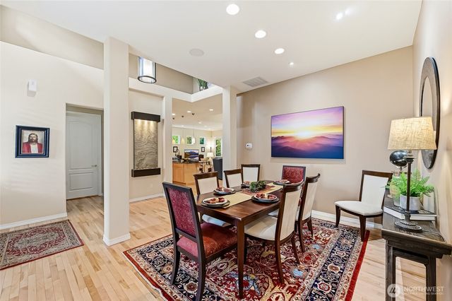 23158 NE Devon Way, Redmond, WA 98053