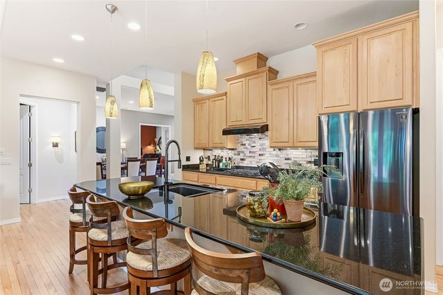 23158 NE Devon Way, Redmond, WA 98053