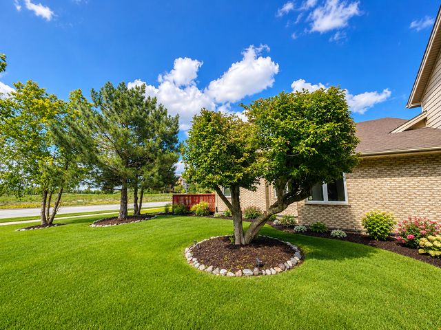 7746 Northfield Lane, Tinley Park, IL 60487