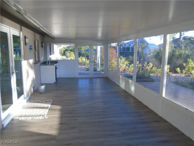 991 April LN, North Fort Myers, FL 33903