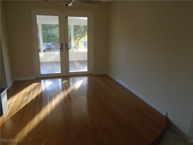 991 April LN, North Fort Myers, FL 33903