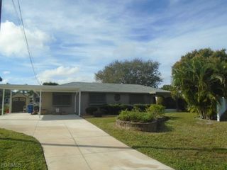 991 April LN, North Fort Myers, FL 33903