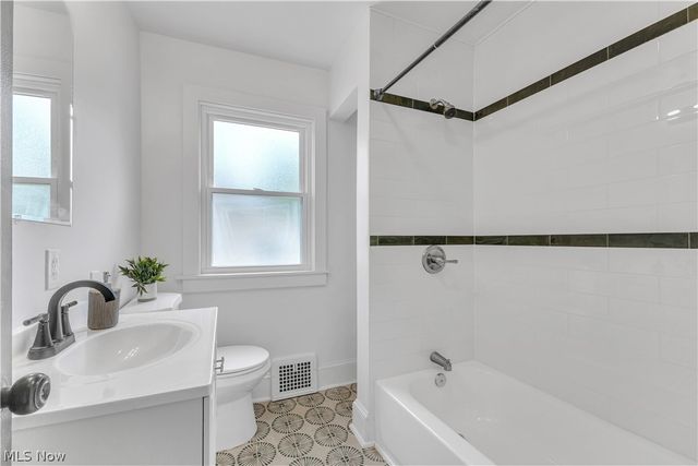 3498 Tullamore Road, University Heights, OH 44118