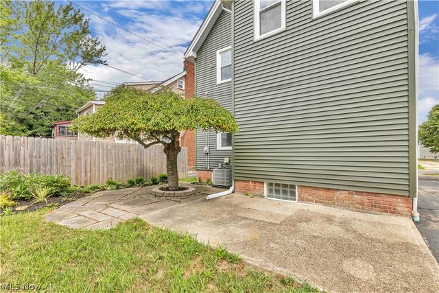 3498 Tullamore Road, University Heights, OH 44118