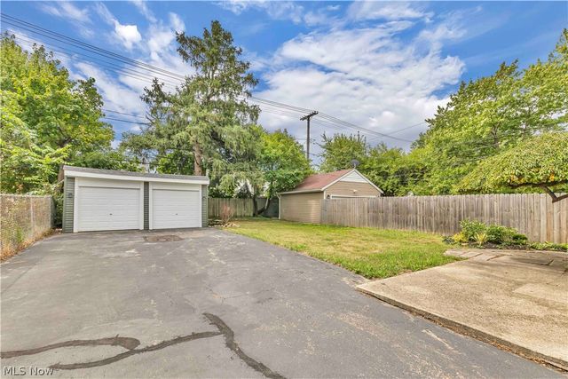 3498 Tullamore Road, University Heights, OH 44118