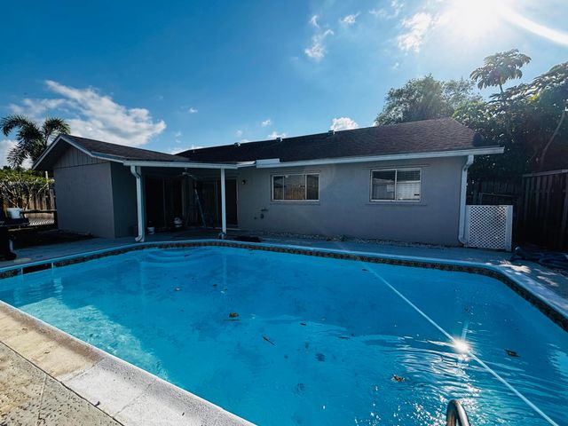 2324 NW 98th Terrace, Coral Springs, FL 33065