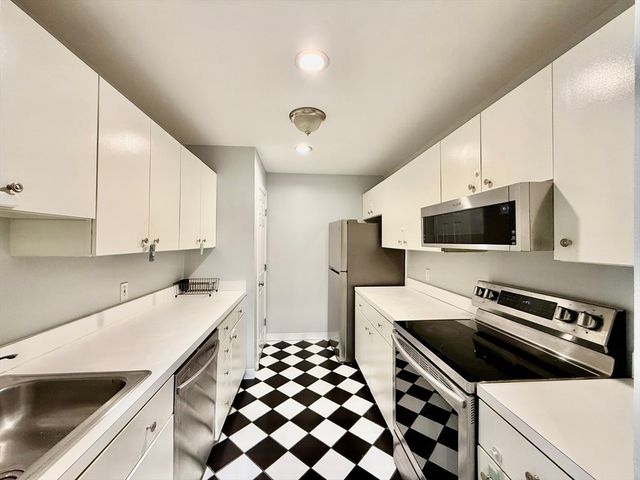10 Weston Ave 41, Quincy, MA 02170