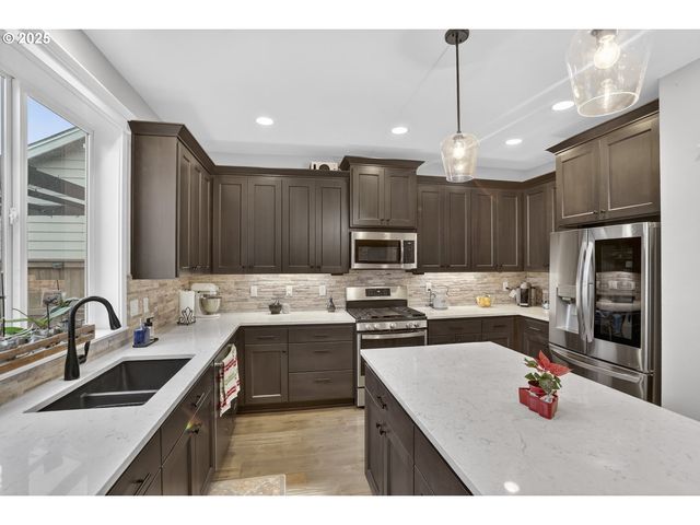 3934 N BOOMER Dr, Newberg, OR 97132