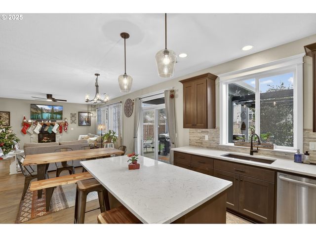 3934 N BOOMER Dr, Newberg, OR 97132