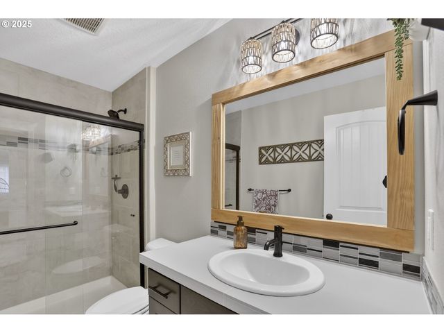 3934 N BOOMER Dr, Newberg, OR 97132