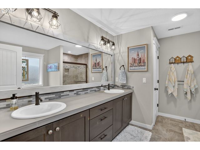 3934 N BOOMER Dr, Newberg, OR 97132