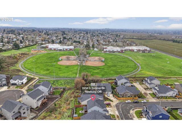 3934 N BOOMER Dr, Newberg, OR 97132