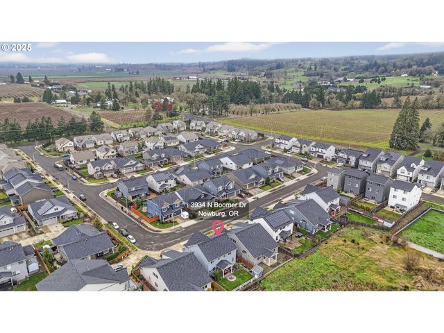 3934 N BOOMER Dr, Newberg, OR 97132