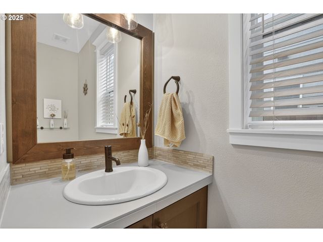 3934 N BOOMER Dr, Newberg, OR 97132