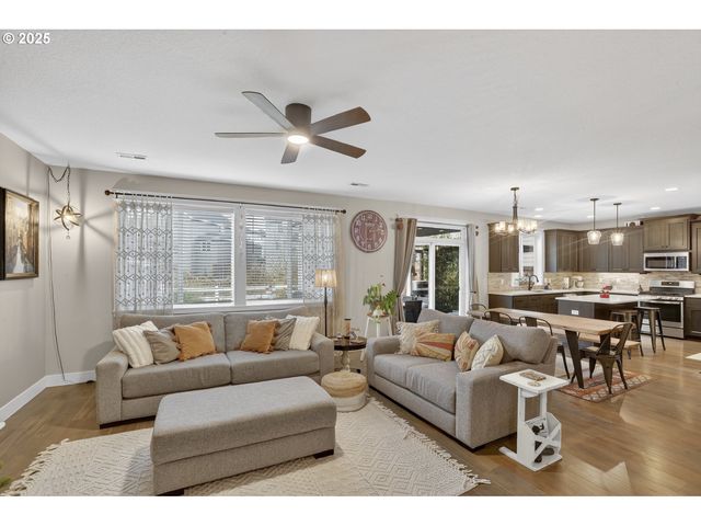 3934 N BOOMER Dr, Newberg, OR 97132