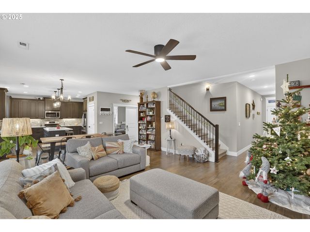 3934 N BOOMER Dr, Newberg, OR 97132